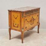 1583 7031 CHEST OF DRAWERS